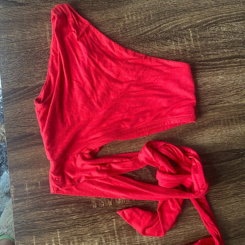 Red side tying shirt